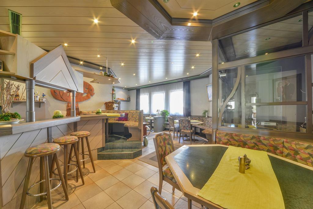 Hotel Gruner Baum Fellbach Esterno foto