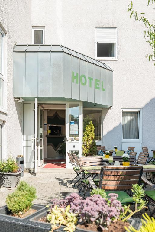 Hotel Gruner Baum Fellbach Esterno foto