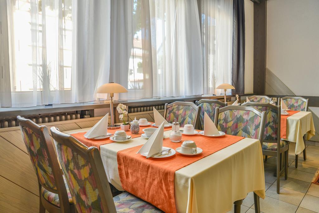Hotel Gruner Baum Fellbach Esterno foto