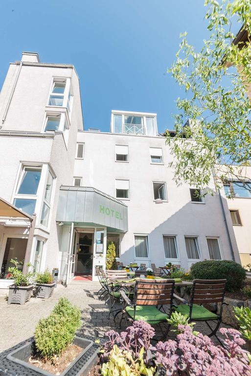 Hotel Gruner Baum Fellbach Esterno foto