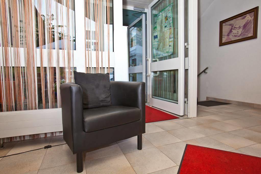 Hotel Gruner Baum Fellbach Esterno foto